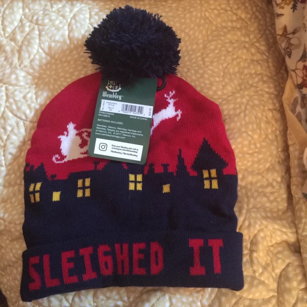 💘Wembley “Sleighed it” Musical Beanie🦌🎅🌃🕯🎶🔔